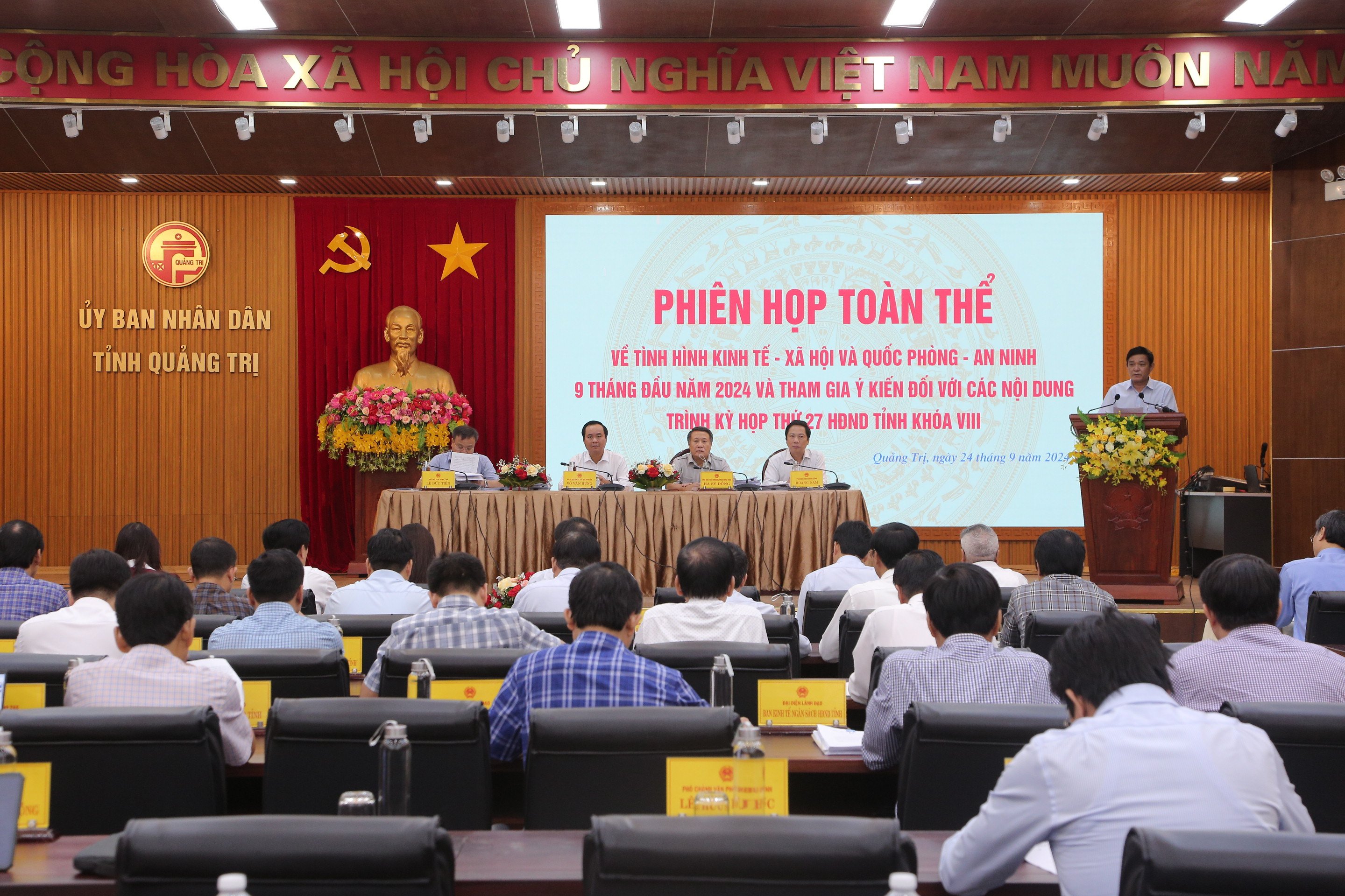 UBND tỉnh họp phiên toàn thể