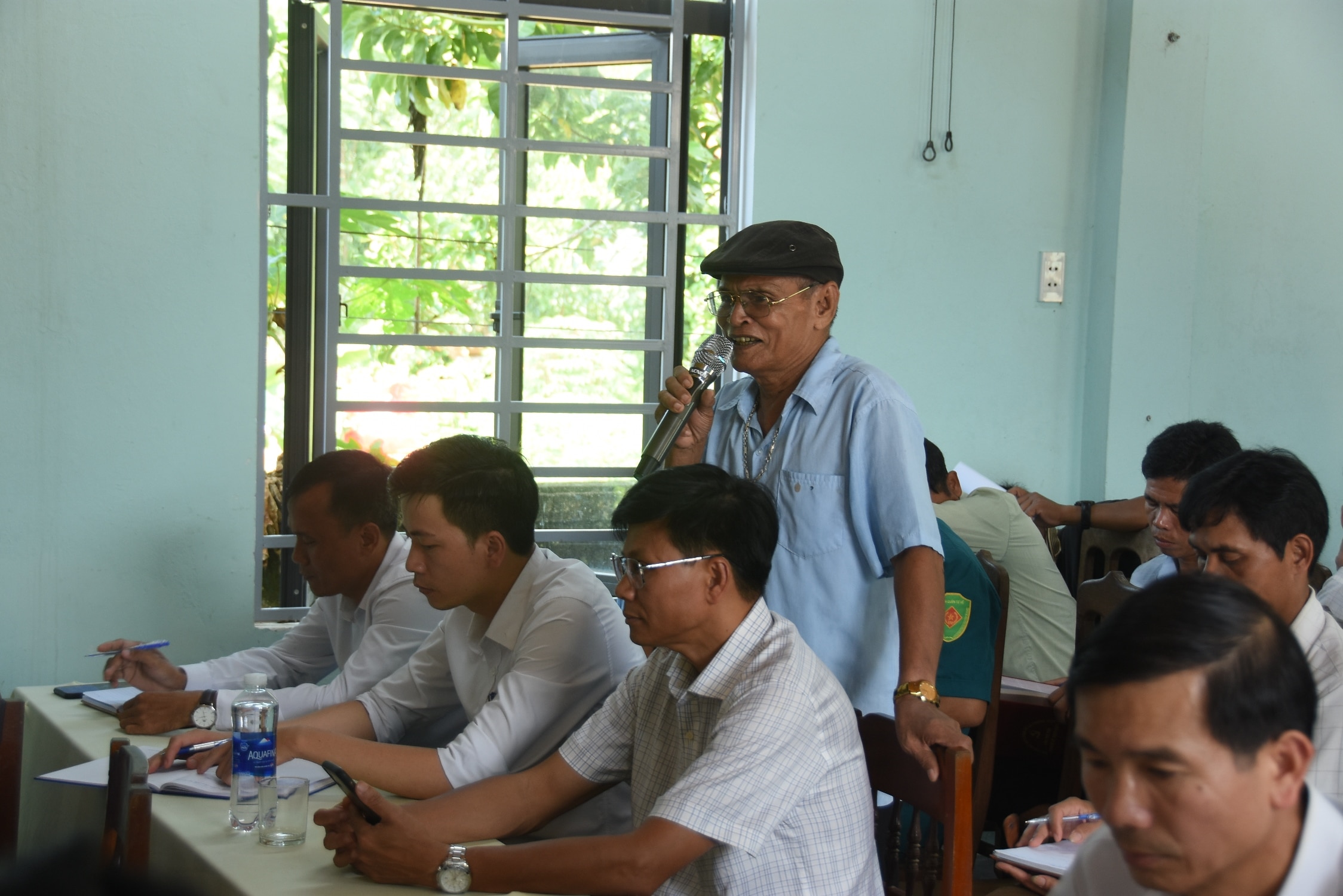 The provincial National Assembly delegation met with voters in Huong Hoa and Dakrong districts.