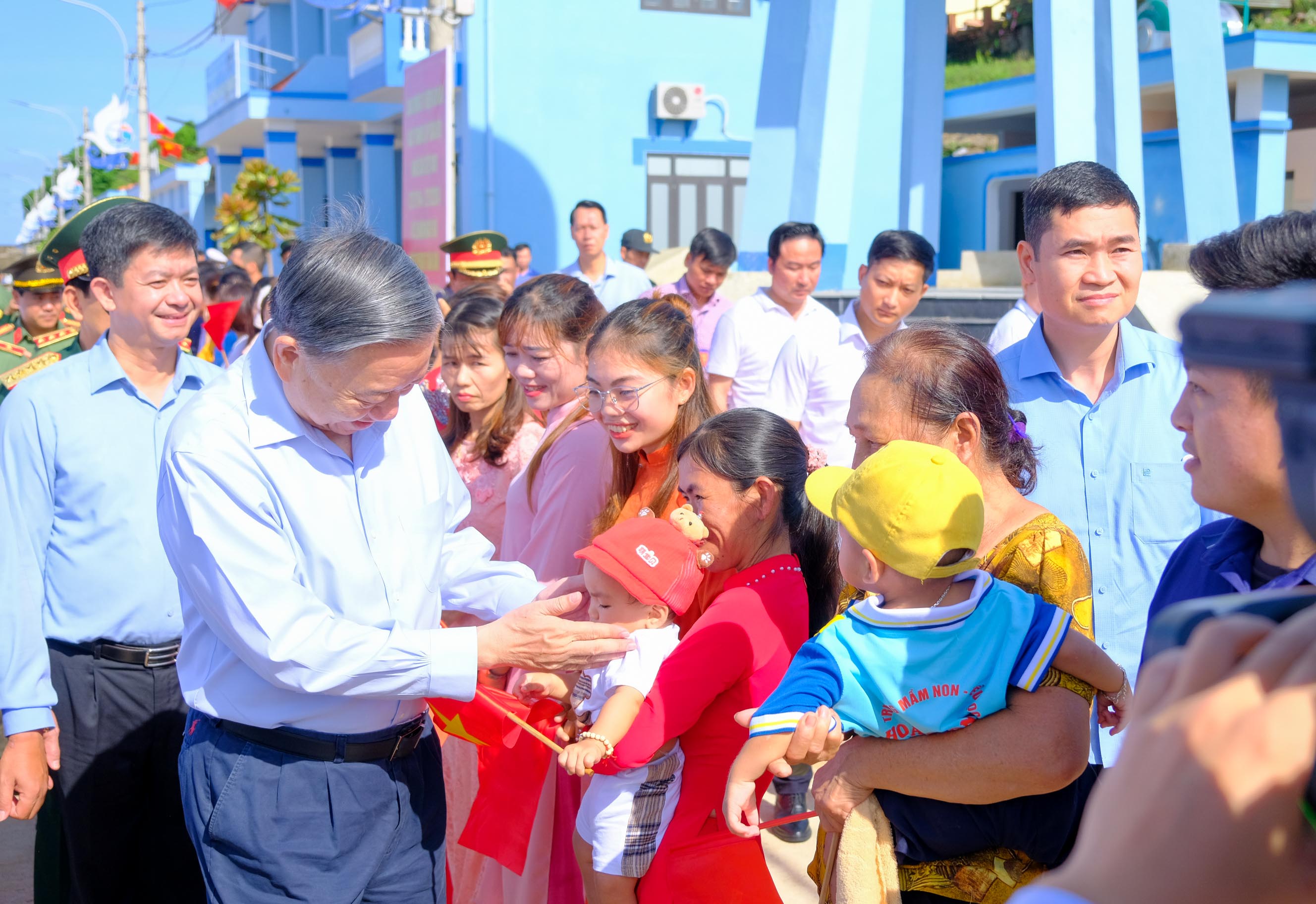 Tổng Bí thư, Chủ tịch nước Tô Lâm thăm, làm việc tại huyện đảo Cồn Cỏ