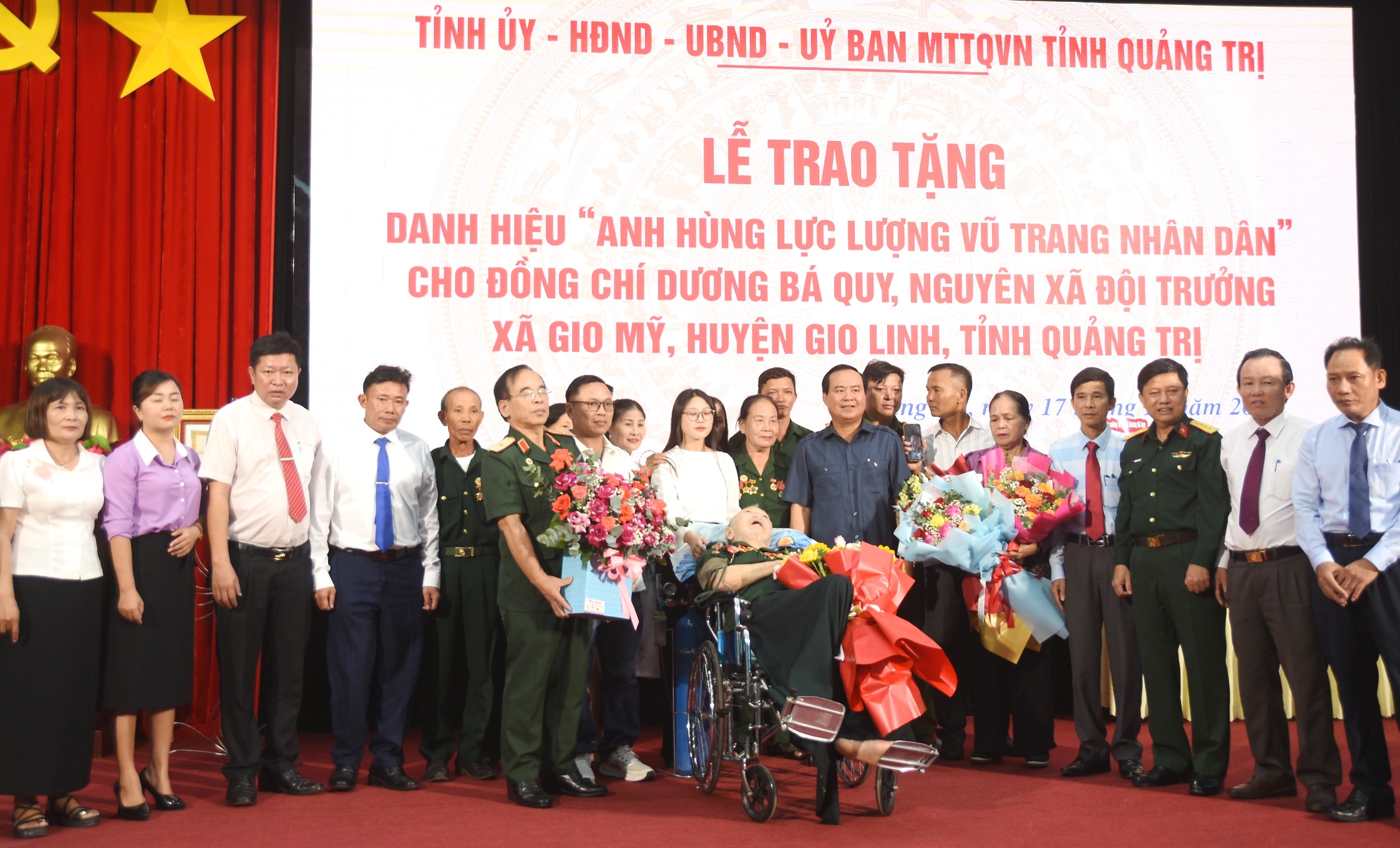 Trao tặng danh hiệu “Anh hùng Lực lượng vũ trang nhân dân” cho ông Dương Bá Quy