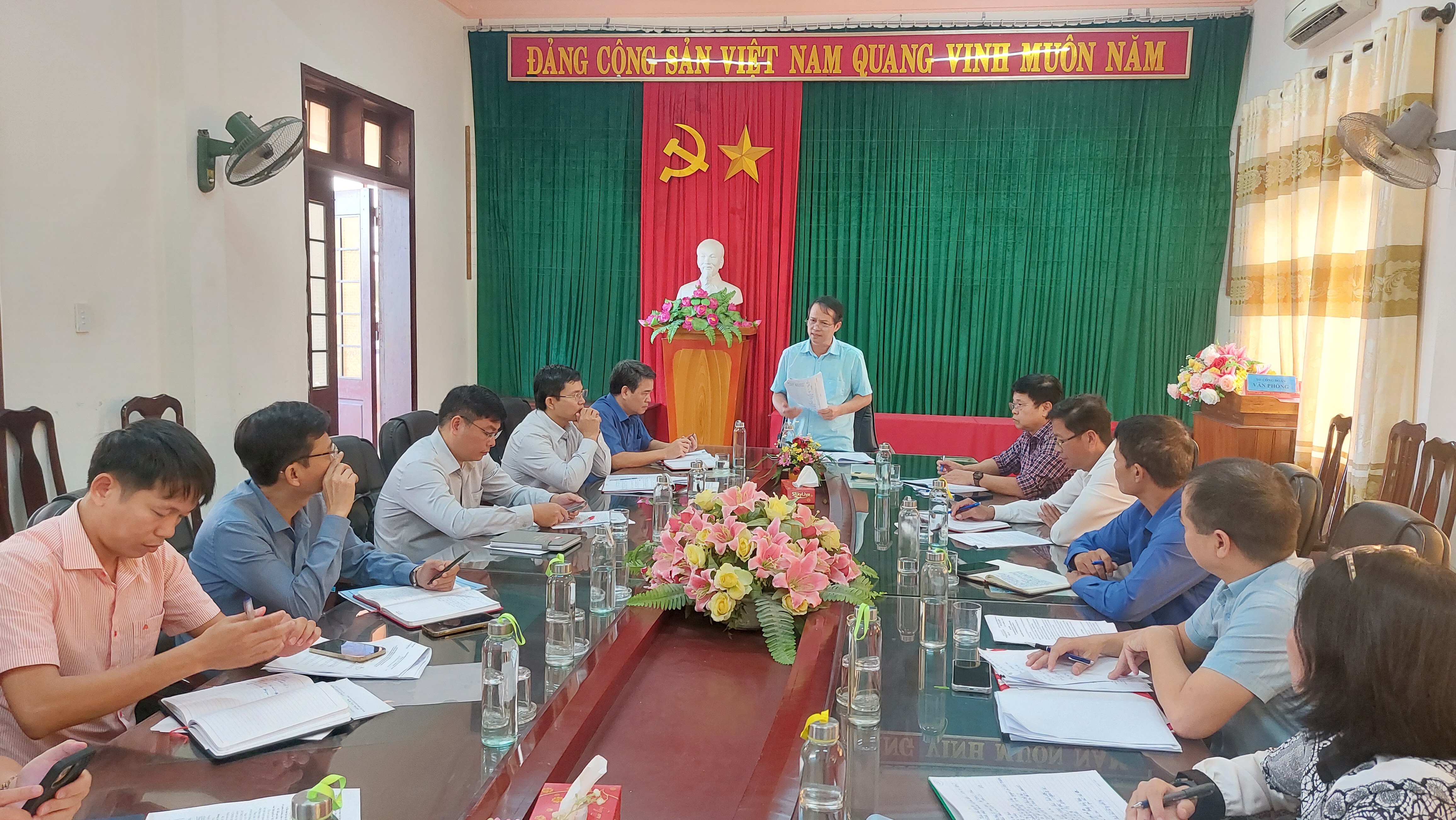 Supervisión del uso de bienes públicos como casas y terrenos de la Universidad Técnica de Quang Tri