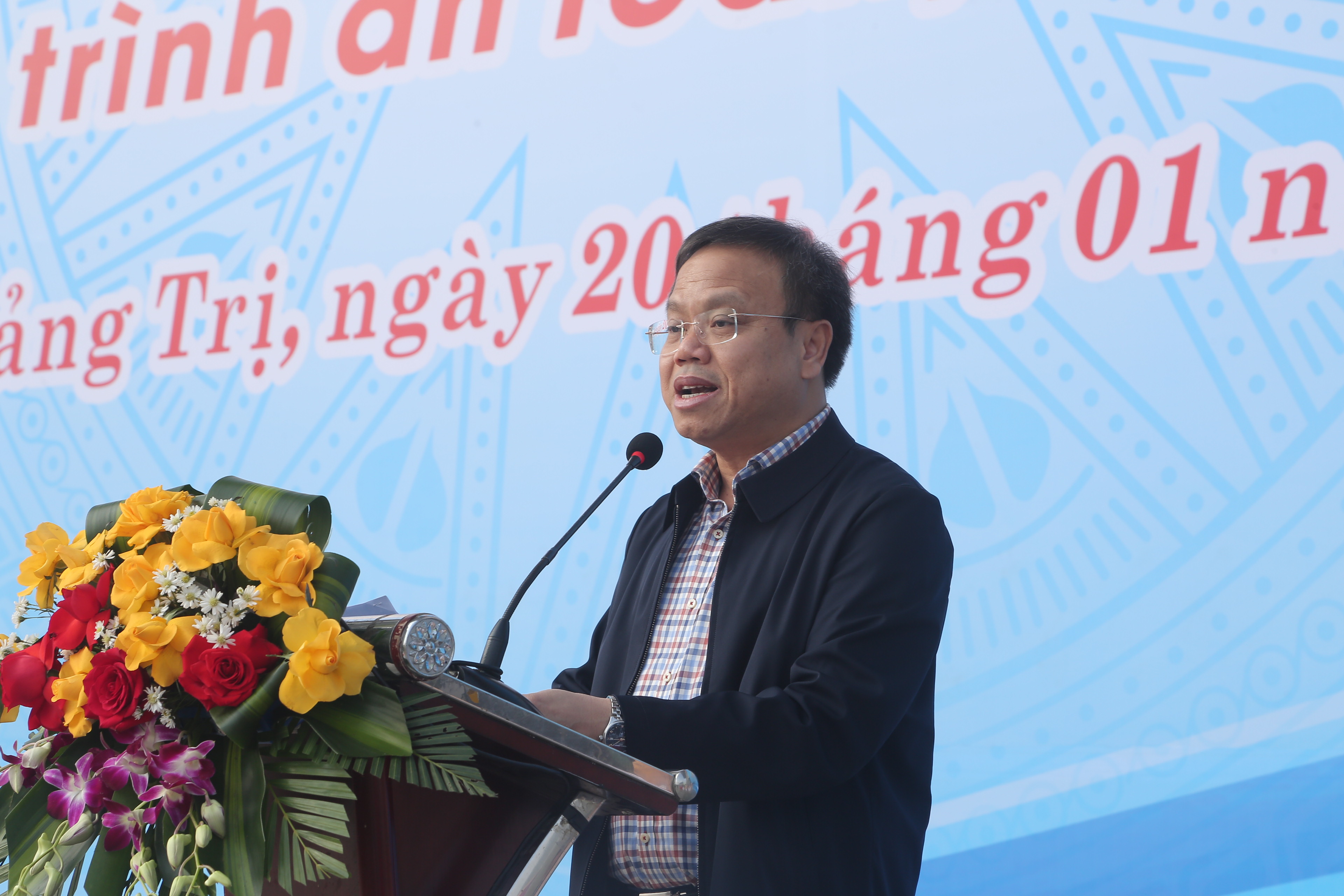 Ra quân thực hiện Năm An toàn giao thông 2025