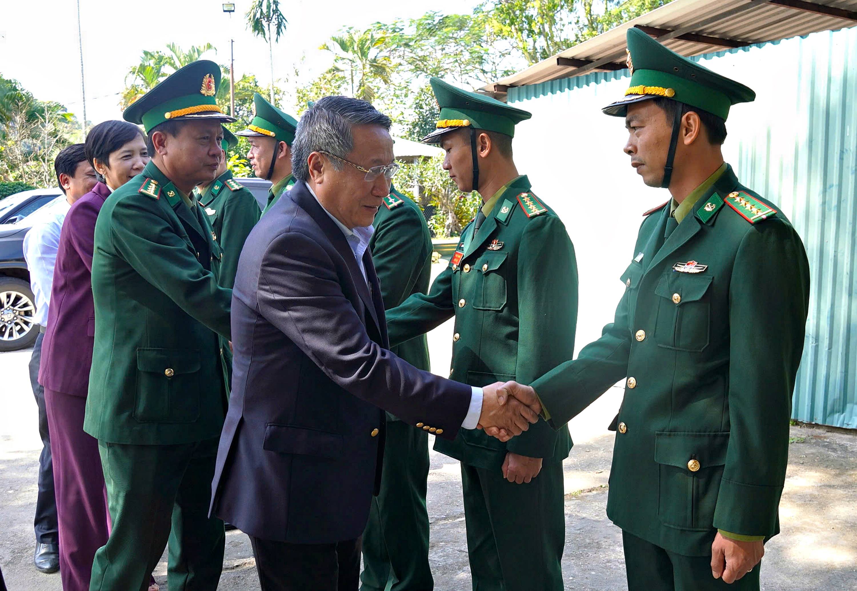 Quyền Chủ tịch UBND tỉnh Hà Sỹ Đồng thăm, chúc Tết lực lượng bộ đội biên phòng và các địa phương