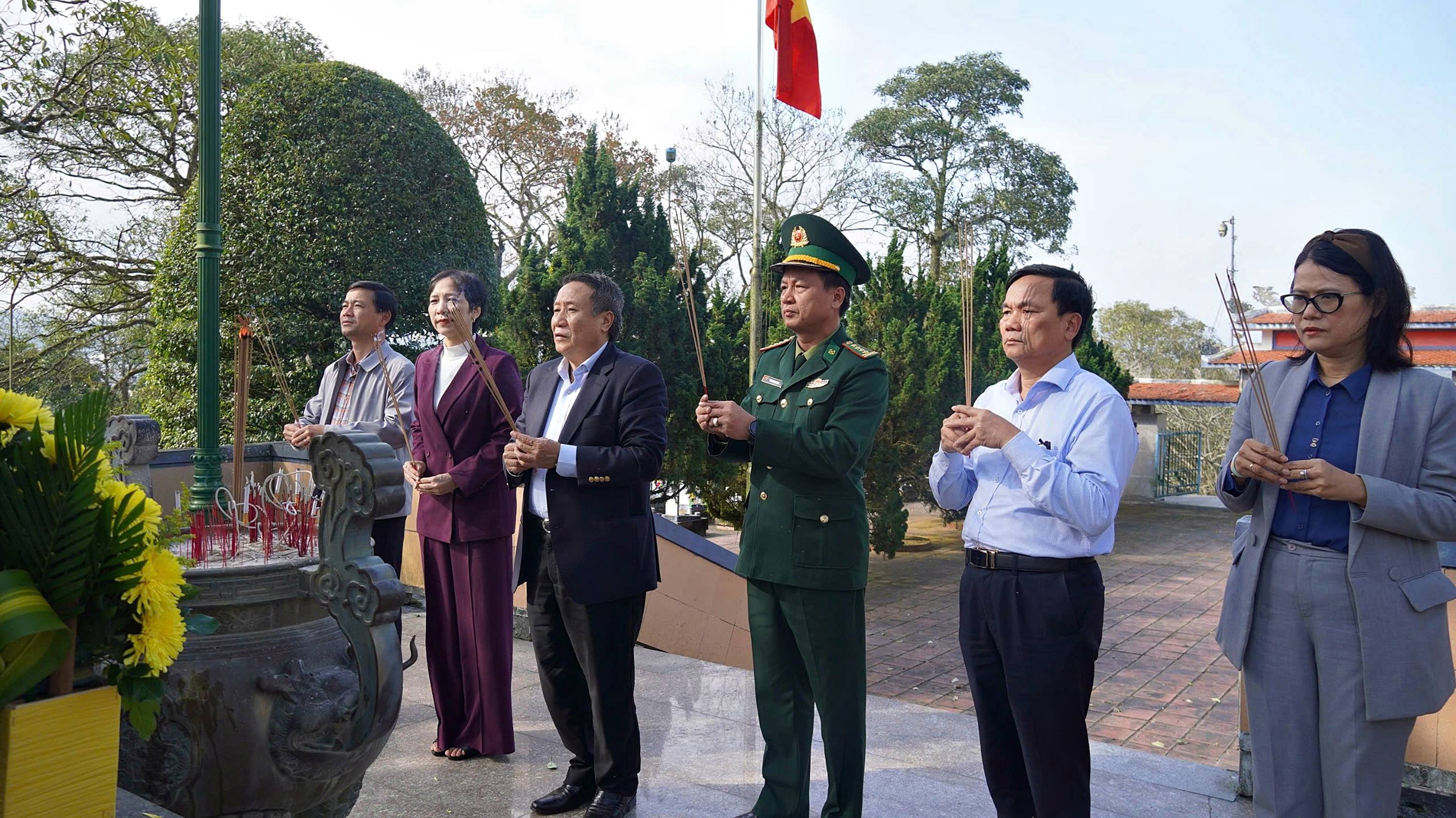 Quyền Chủ tịch UBND tỉnh Hà Sỹ Đồng thăm, chúc Tết lực lượng bộ đội biên phòng và các địa phương