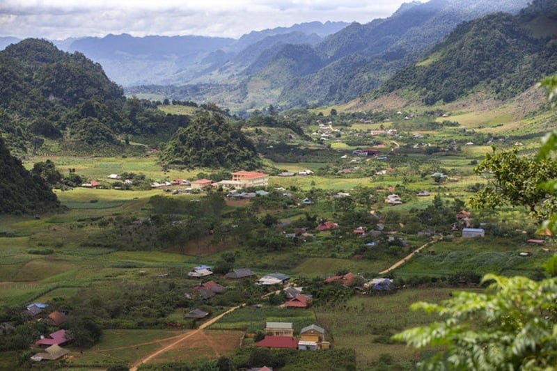 dac sac le hoi gau tao cua nguoi mong o hoa binh hinh 2