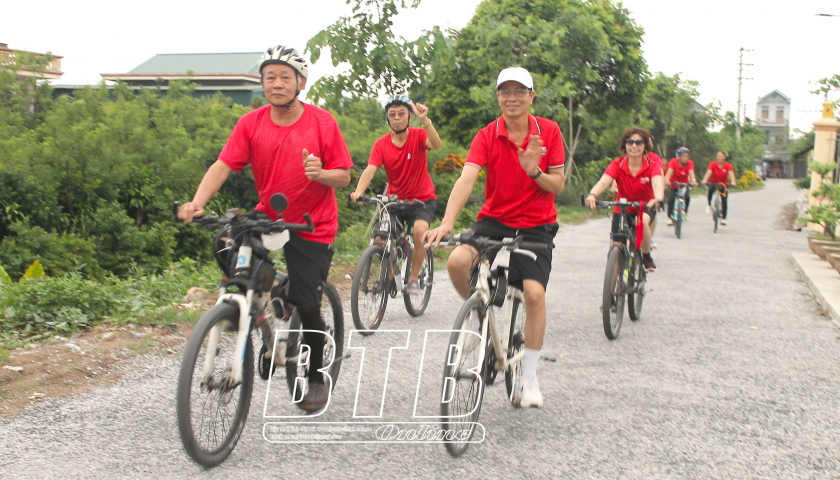 Experience cycling around the garden village