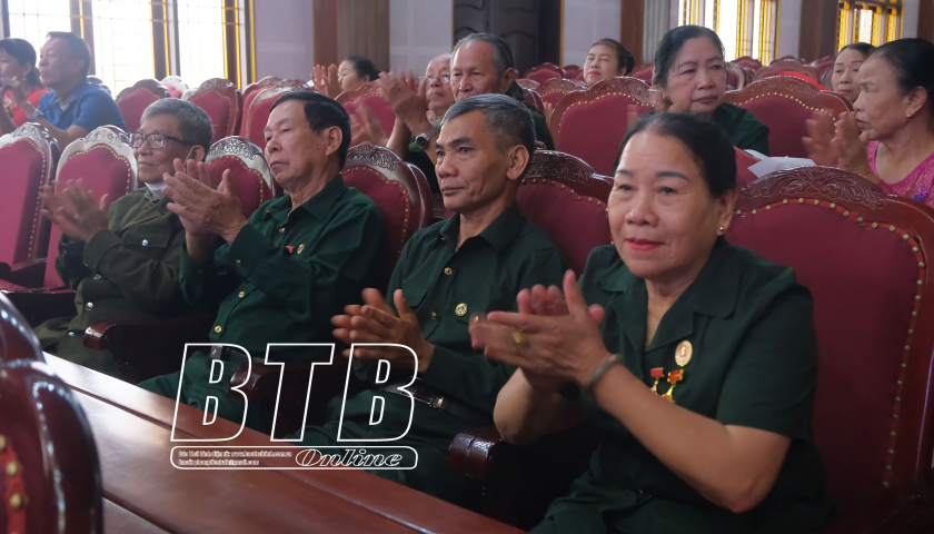 Giao lưu văn nghệ “Vang mãi bài ca thanh niên xung phong”