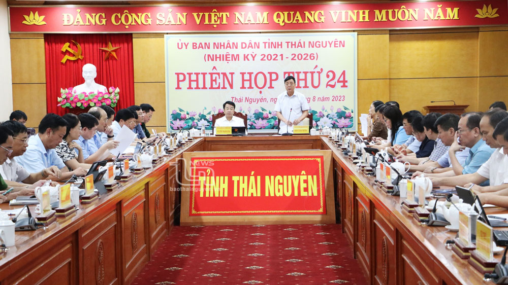 Quang cảnh Phiên họp thứ 24 UBND tỉnh.