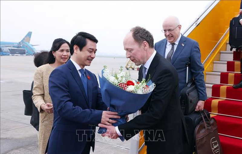 Trưa 24/3/2024, Chủ tịch Quốc hội Cộng hòa Phần Lan Jussi Halla-aho đến Hà Nội, bắt đầu thăm chính thức Việt Nam. Ảnh: TTXVN