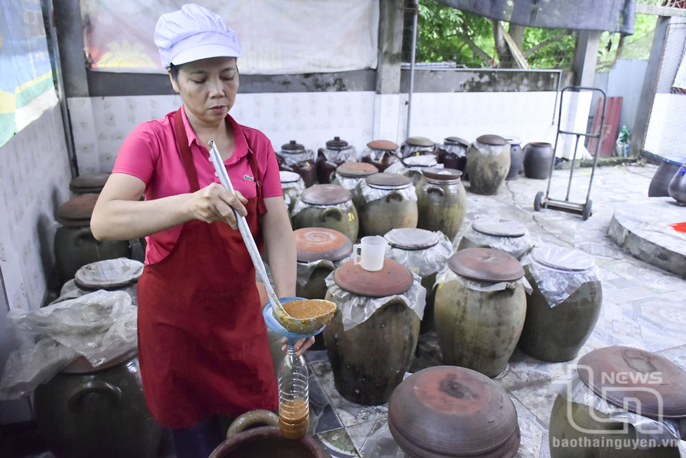 Được hỗ trợ vốn thông qua Quỹ hỗ trợ nông dân, HTX Dịch vụ nông nghiệp Hồng Kỳ, ở xã Úc Kỳ (Phú Bình), đã xây dựng được 3 sản phẩm tương và gạo nếp Thầu Dầu đạt OCOP 3 sao.