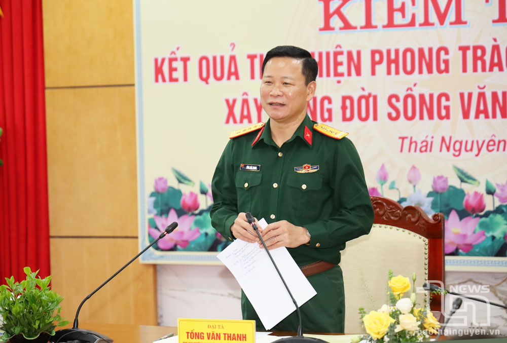 Đại tá Tống Văn Thanh, Trưởng đoàn, phát biểu tại buổi kiểm tra.