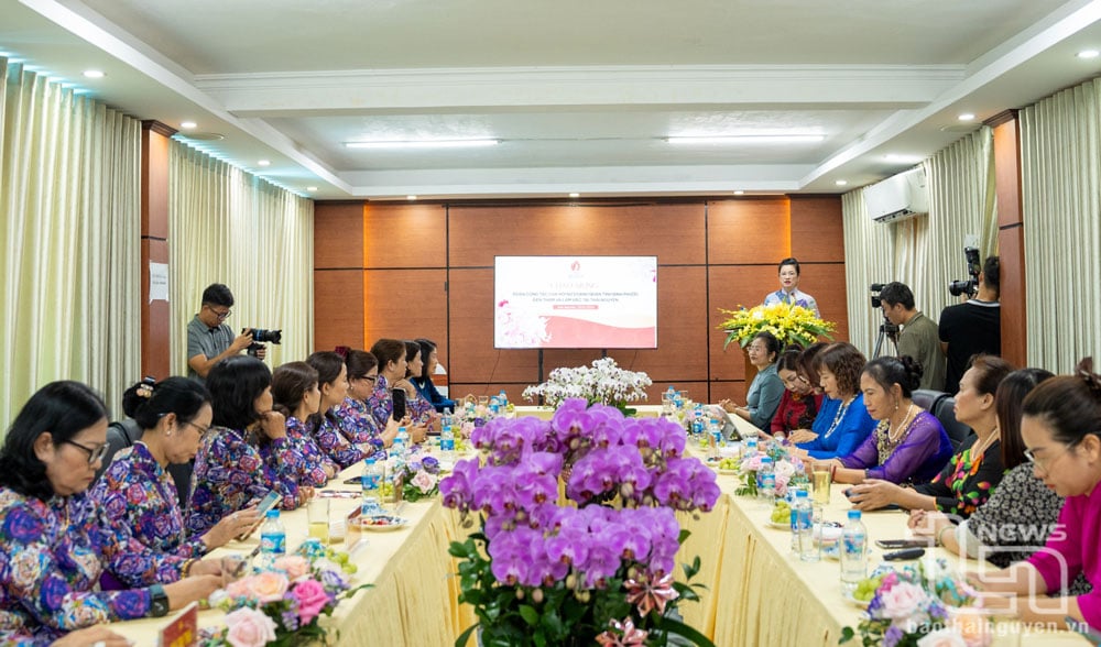 Chương trình giao lưu, chia sẻ kinh nghiệm được tổ chức tại Trung tâm Thương mại và Du lịch Dũng Tân (TP. Sông Công).