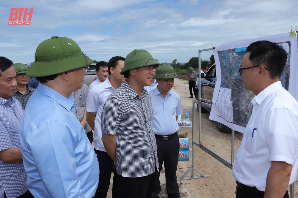 Bí thư Tỉnh ủy Đỗ Trọng Hưng kiểm tra một số công trình giao thông, thủy lợi trọng điểm