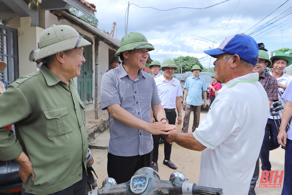 Bí thư Tỉnh ủy Đỗ Trọng Hưng kiểm tra một số công trình giao thông, thủy lợi trọng điểm