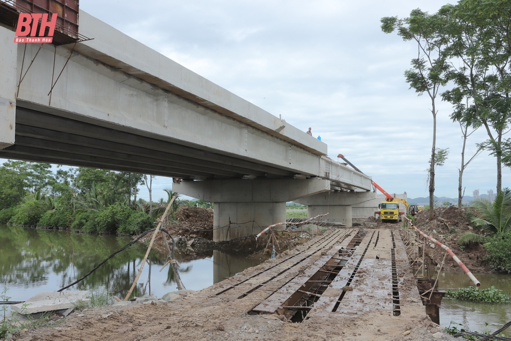 Bí thư Tỉnh ủy Đỗ Trọng Hưng kiểm tra tiến độ thi công một số công trình giao thông, thủy lợi trọng điểm