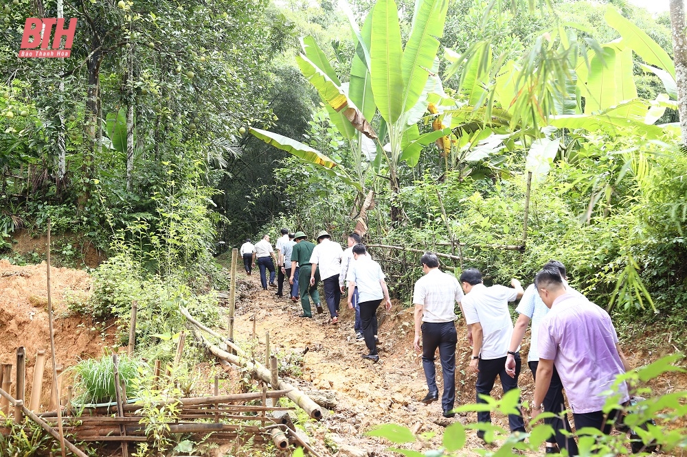 Chủ tịch UBND tỉnh Đỗ Minh Tuấn kiểm tra các công trình trọng điểm phục vụ phòng, chống lụt bão tại các huyện Lang Chánh và Thạch Thành