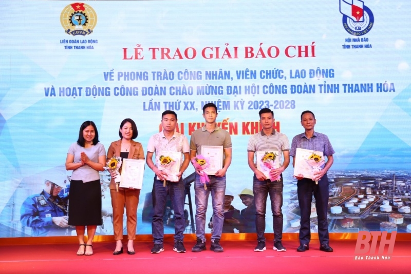 Trao Giải báo chí về phong trào công nhân, viên chức, lao động và hoạt động Công đoàn chào mừng Đại hội Công đoàn tỉnh Thanh Hóa lần thứ XX