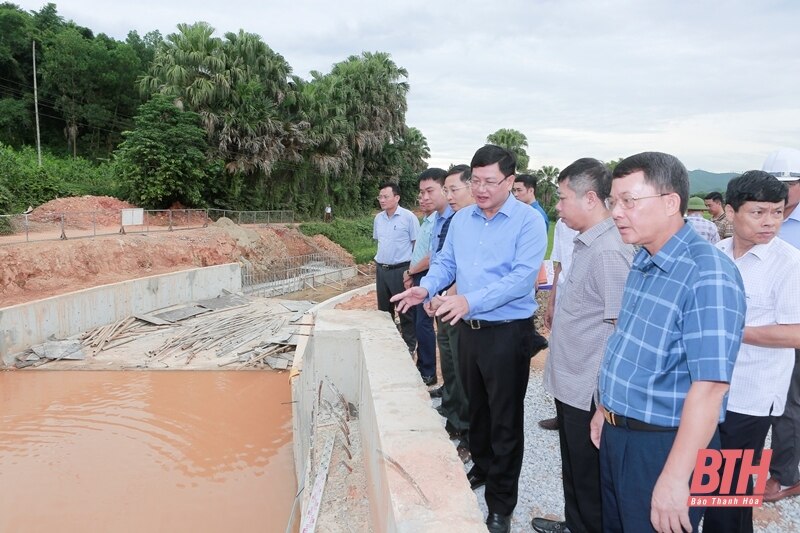 Phó Chủ tịch UBND tỉnh Mai Xuân Liêm kiểm tra thực tế một số công trình trọng điểm phòng, chống thiên tai