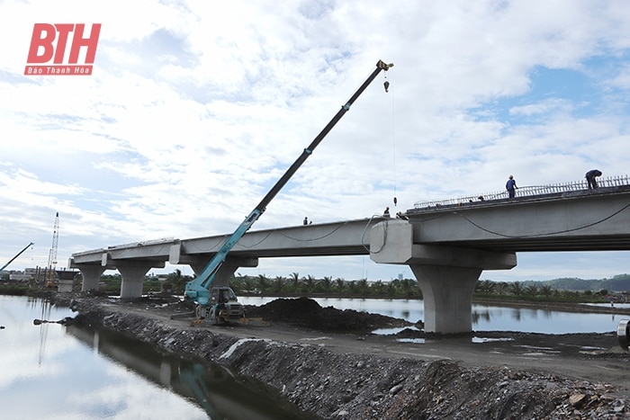 Đẩy nhanh tiến độ thực hiện các dự án lớn, trọng điểm