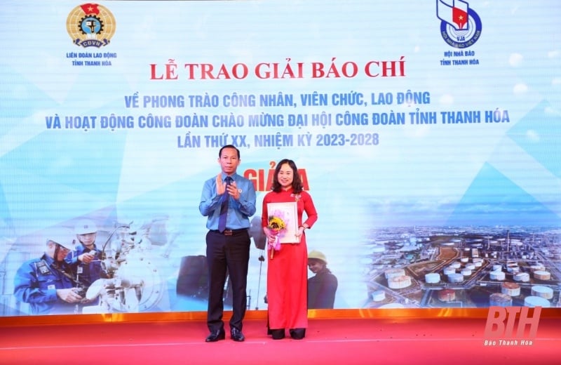 Trao Giải báo chí về phong trào công nhân, viên chức, lao động và hoạt động Công đoàn chào mừng Đại hội Công đoàn tỉnh Thanh Hóa lần thứ XX