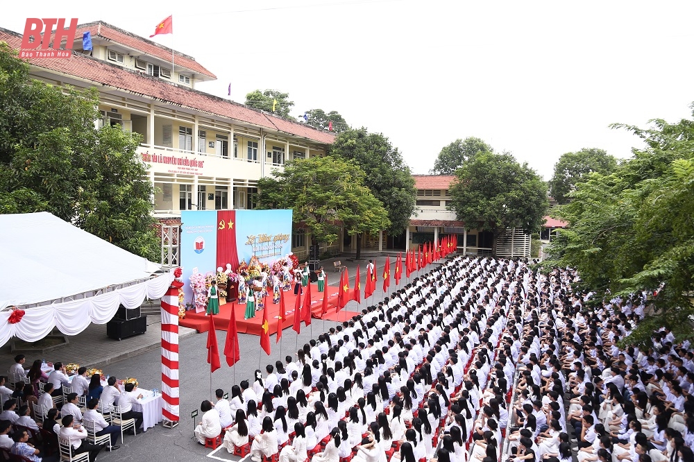 Rộn ràng ngày khai trường