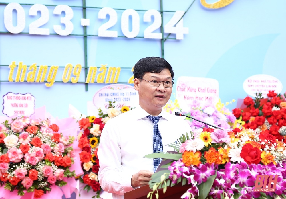 Chủ tịch UBND tỉnh Đỗ Minh Tuấn dự lễ khai giảng năm học mới 2023-2024 tại Trường THPT Chuyên Lam Sơn