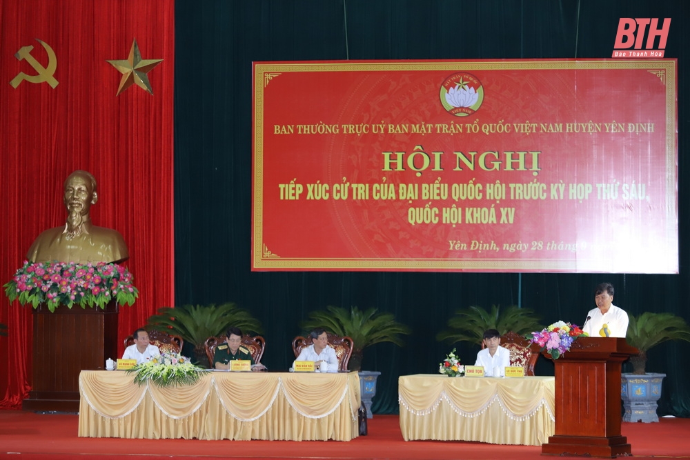 ĐBQH thuộc Đoàn ĐBQH tỉnh Thanh Hóa tiếp xúc cử tri huyện Yên Định