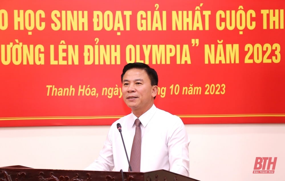 Tuyên dương và trao thưởng cho quán quân Đường lên đỉnh Olympia năm 2023 Lê Xuân Mạnh