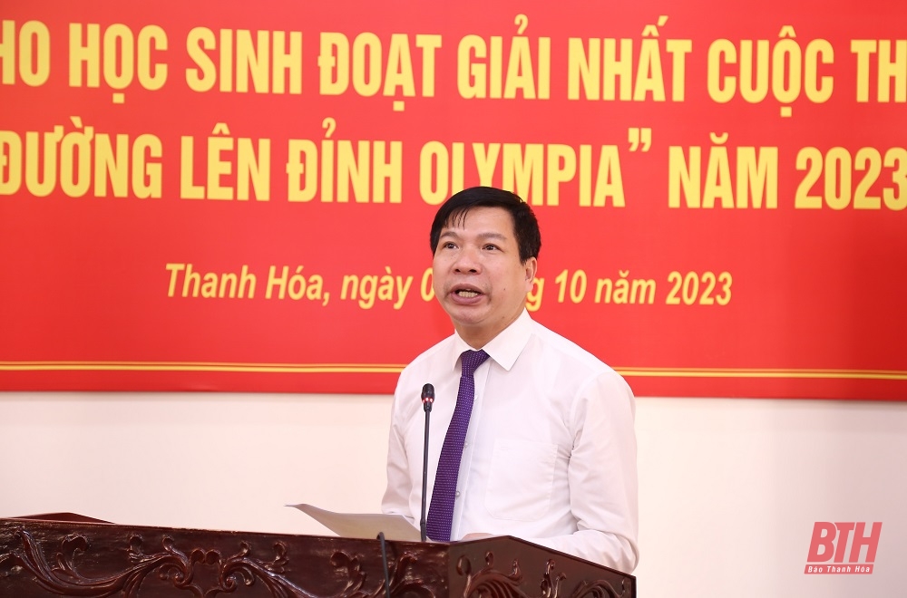 Tuyên dương và trao thưởng cho quán quân Đường lên đỉnh Olympia năm 2023 Lê Xuân Mạnh