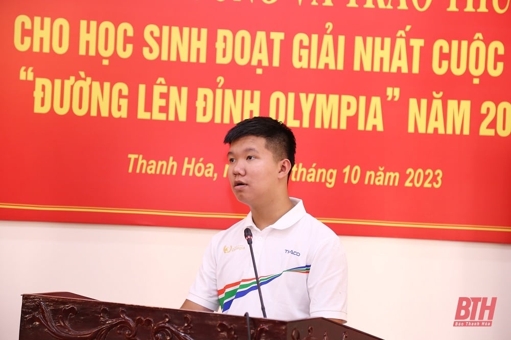 Tuyên dương và trao thưởng cho quán quân Đường lên đỉnh Olympia năm 2023 Lê Xuân Mạnh