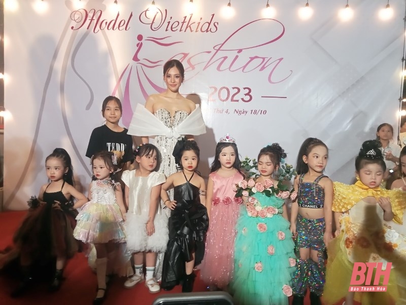 Ấn tượng với “Vietkids fashion week” chào mừng ngày phụ nữ Việt Nam