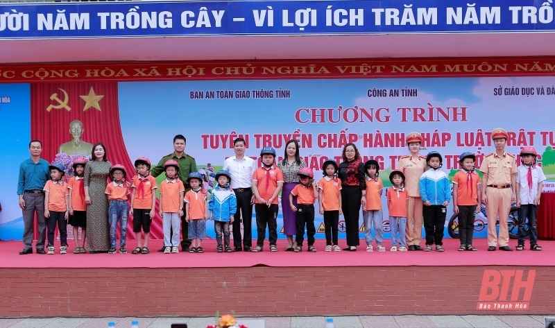 Tuyên truyền pháp luật về trật tự, an toàn giao thông cho 1.535 học sinh tiểu học