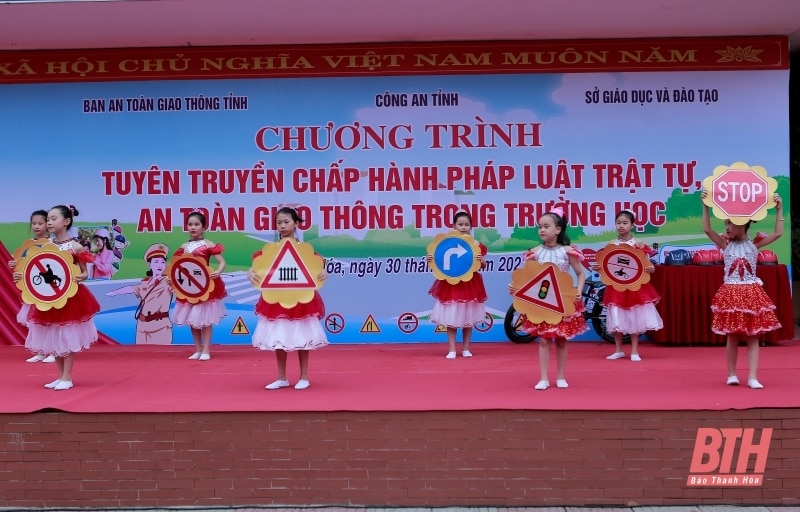 Tuyên truyền pháp luật về trật tự, an toàn giao thông cho 1.535 học sinh tiểu học