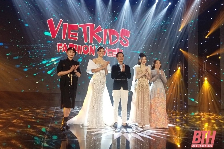 Ấn tượng với “Vietkids fashion week” chào mừng ngày phụ nữ Việt Nam