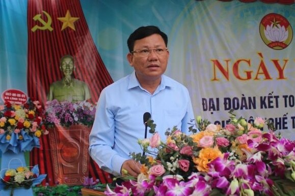 Phó Chủ tịch Thường trực UBND tỉnh Nguyễn Văn Thi dự Ngày hội Đại đoàn kết toàn dân tộc tại khu dân cư thôn Chế Thôn