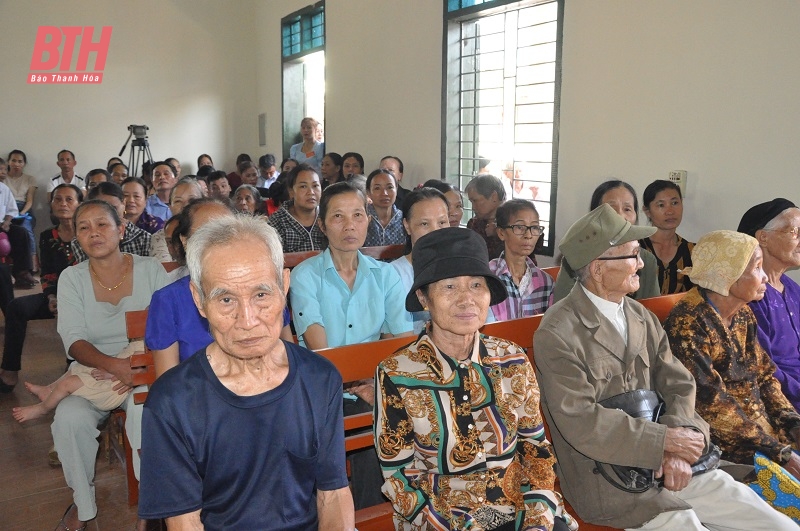 Trưởng Ban Tổ chức Tỉnh ủy Nguyễn Văn Hùng dự Ngày hội Đại đoàn kết toàn dân tộc tại khu phố Ngọc Bồ