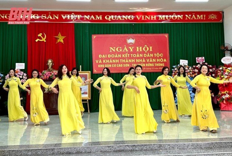 Phó Chủ tịch HĐND tỉnh Nguyễn Quang Hải dự Ngày hội Đại đoàn kết toàn dân tộc tại khu phố Cao Sơn