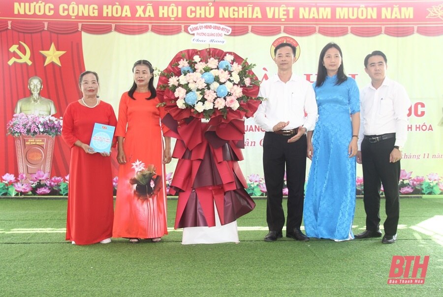 Chủ tịch UBND TP Thanh Hóa dự Ngày hội Đại đoàn kết toàn dân tộc tại khu dân cư phố Đông Quang