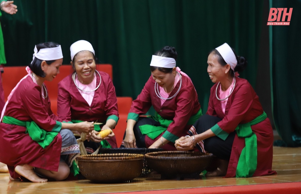 Tổng kết Liên hoan Văn nghệ dân gian - Phiên chợ vùng cao và Lễ hội Văn hóa “Hương sắc vùng cao”