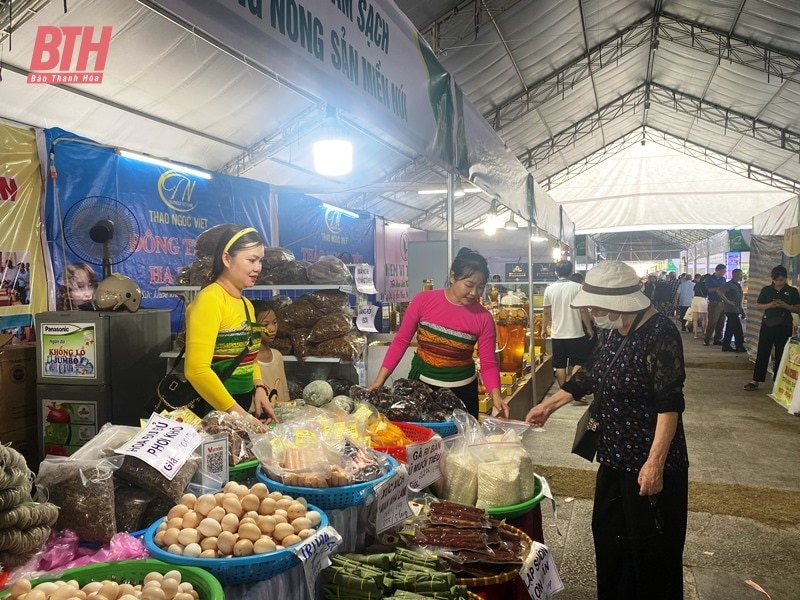 Doanh thu hàng hóa từ đợt trưng bày, giới thiệu sản phẩm nông sản thực phẩm an toàn tỉnh Thanh Hóa đạt 15 tỷ đồng