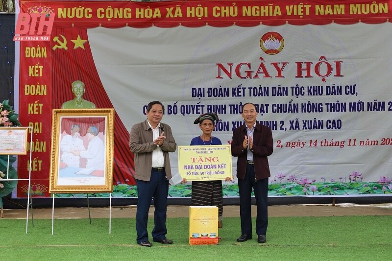 Phó Chủ tịch Thường trực HĐND tỉnh Lê Tiến Lam dự Ngày hội Đại đoàn kết toàn dân tộc cùng Nhân dân thôn Xuân Minh 2