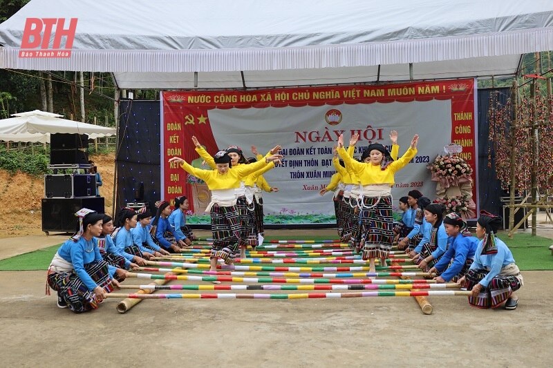 Phó Chủ tịch Thường trực HĐND tỉnh Lê Tiến Lam dự Ngày hội Đại đoàn kết toàn dân tộc cùng Nhân dân thôn Xuân Minh 2