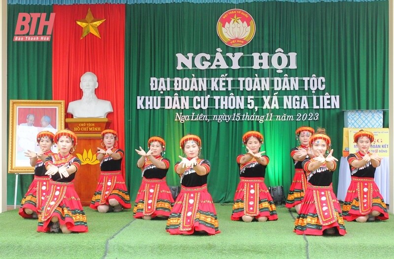 Phó Trưởng Đoàn ĐBQH tỉnh Mai Văn Hải dự Ngày hội Đại đoàn kết toàn dân tộc tại thôn 5 xã Nga Liên