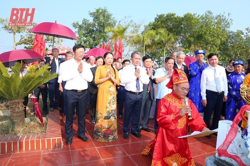 Dâng hương tưởng nhớ 389 năm ngày mất Danh nhân văn hóa, quân sự Hoằng Quốc Công Đào Duy Từ