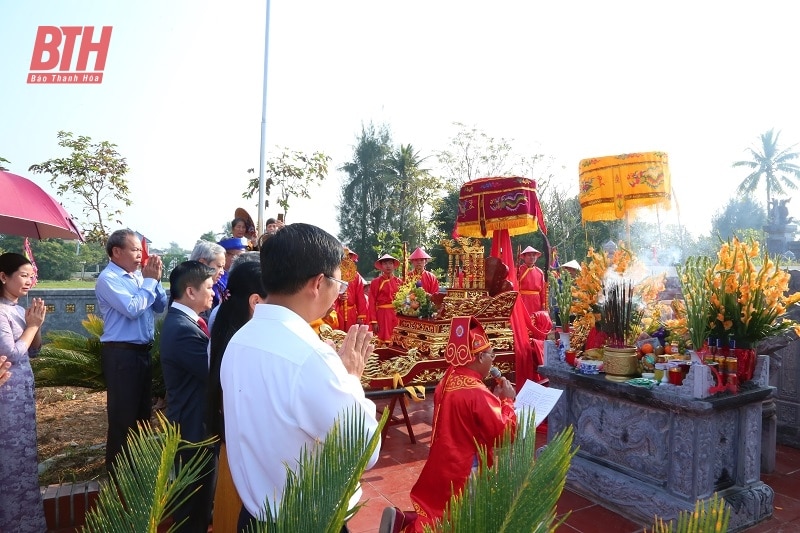 Dâng hương tưởng nhớ 389 năm ngày mất Danh nhân văn hóa, quân sự Hoằng Quốc Công Đào Duy Từ