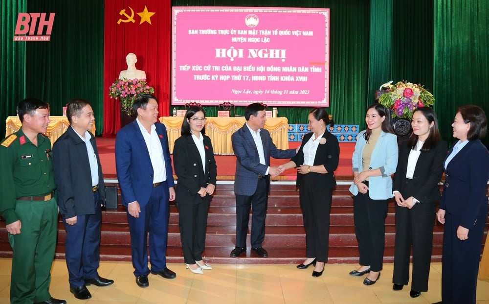 Phó Bí thư Thường trực Tỉnh ủy, Trưởng Đoàn ĐBQH tỉnh Lại Thế Nguyên tiếp xúc cử tri huyện Ngọc Lặc