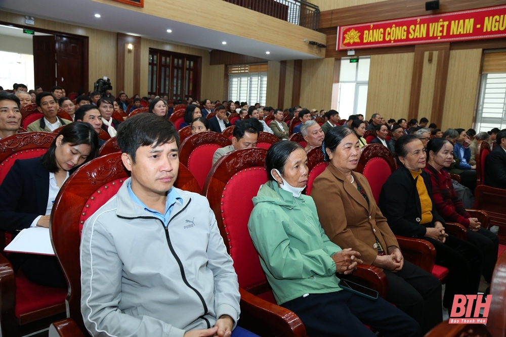 Phó Bí thư Thường trực Tỉnh ủy, Trưởng Đoàn ĐBQH tỉnh Thanh Hóa Lại Thế Nguyên tiếp xúc cử tri huyện Hậu Lộc