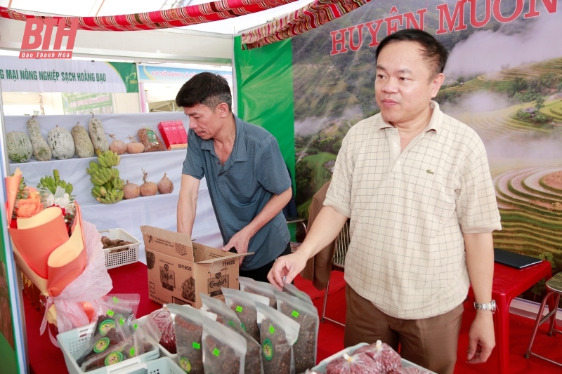 Đa dạng các sản phẩm trưng bày tại Hội chợ Thương mại miền Tây Thanh Hóa 2023