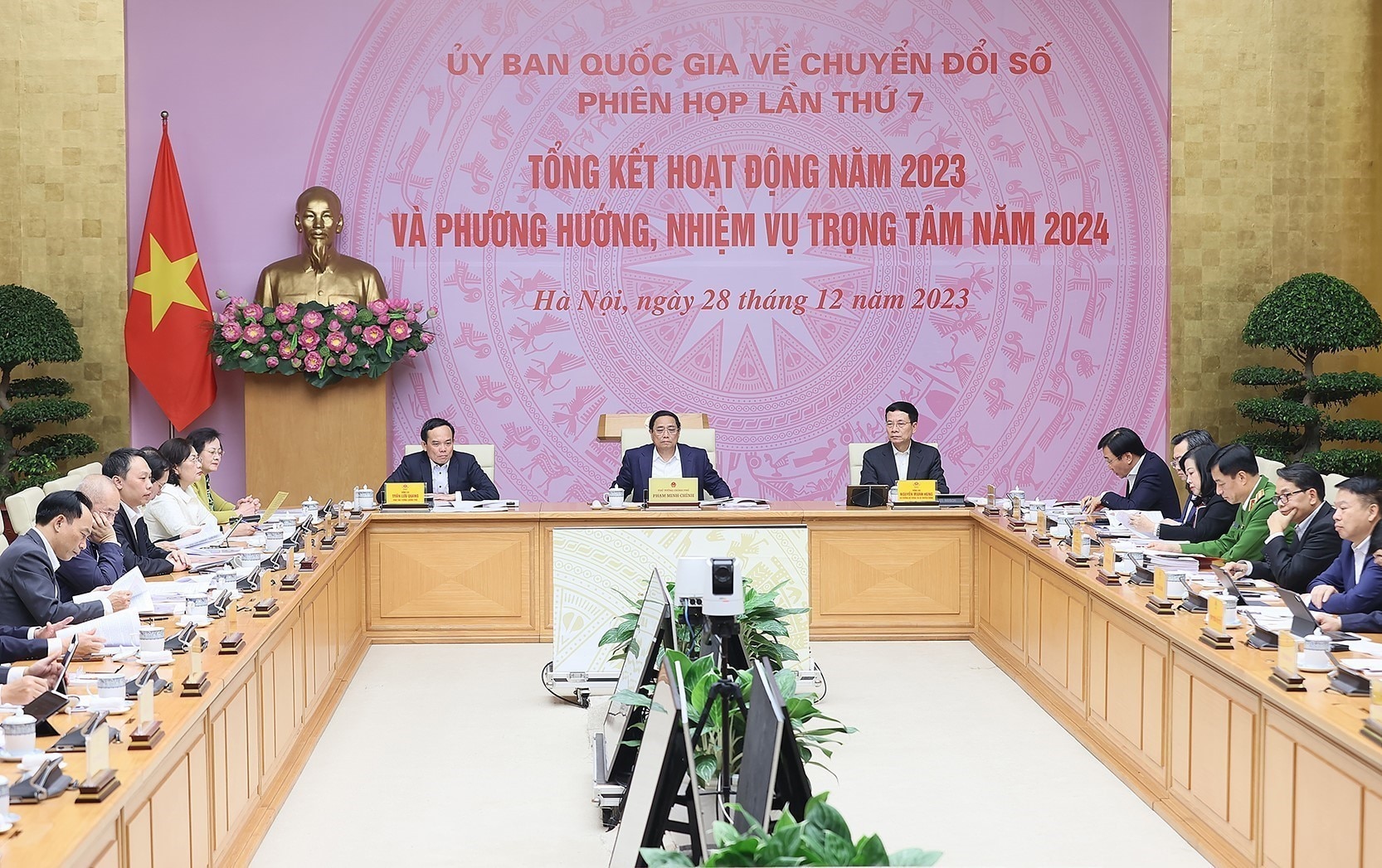 Đẩy mạnh chuyển đổi số tạo động lực tăng trưởng kinh tế và năng suất lao động