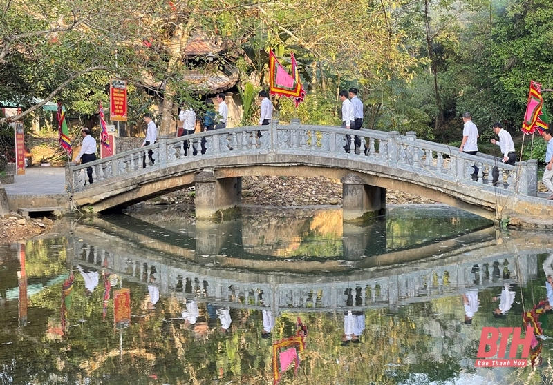 Tham quan mô hình kinh tế du lịch, nông nghiệp công nghệ cao tại huyện Thạch Thành